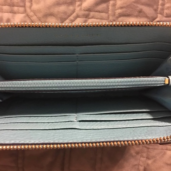 Tory Burch All-T EastWest Tote &Continental Wallet - Picture 8 of 8